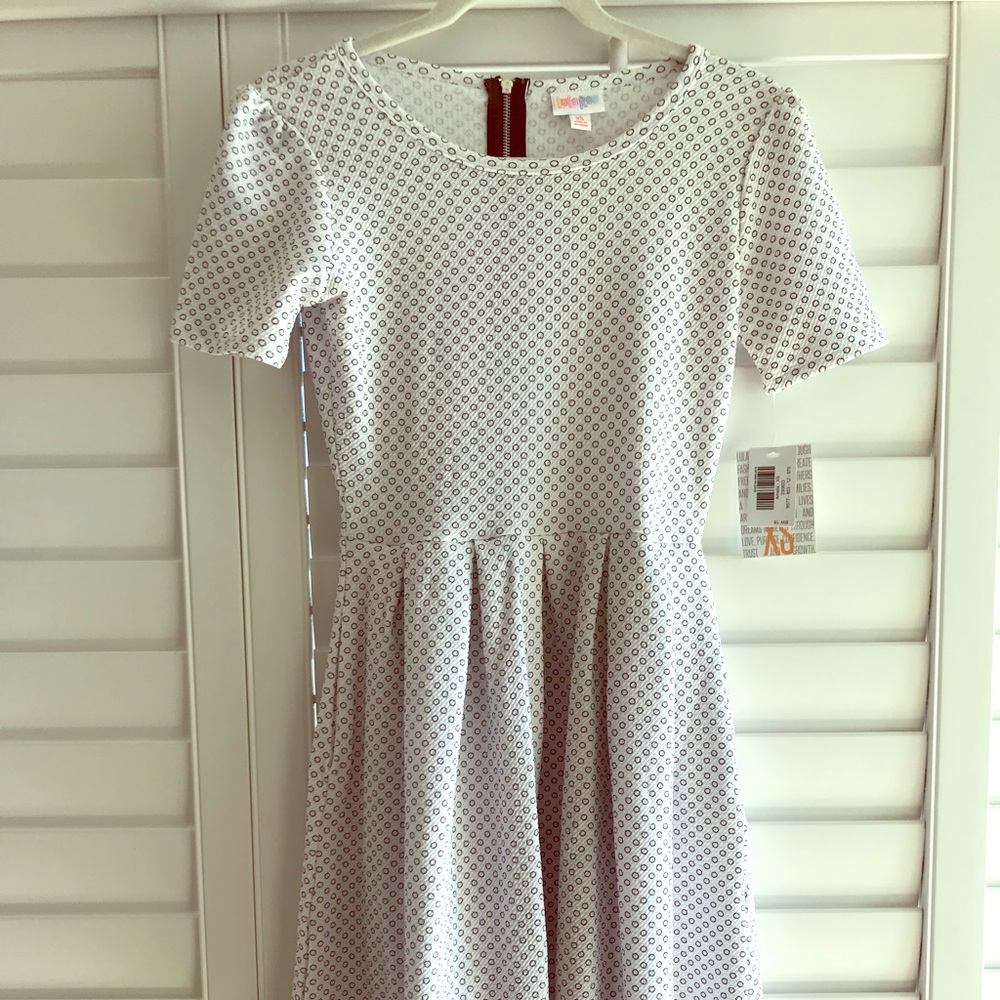LulaRoe Amelia Dress XS (size 2-4) New with tags